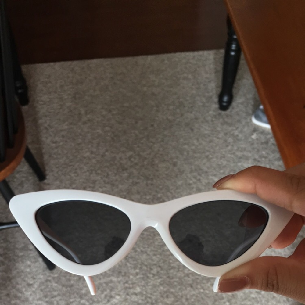Cat eye sunglasses